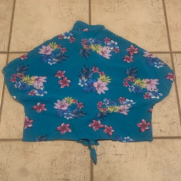 Free People Style Blue Floral Tie-Front Cropped Blouse - Size L - Picture 4 of 6